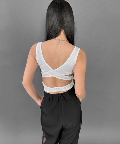 LVEU.（ラブユ.）の「【LVEU.】バッククロスタンクトップ / トップス タンクトップ カップ付き バッククロス クロス クロップド ショート インナー レイヤード ブラック ホワイト グレー（タンクトップ・レディース・ブラック/ホワイト/グレー・FREE）」の17枚目の写真