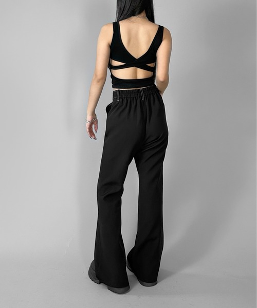 LVEU.（ラブユ.）の「【LVEU.】バッククロスタンクトップ / トップス タンクトップ カップ付き バッククロス クロス クロップド ショート インナー レイヤード ブラック ホワイト グレー（タンクトップ・レディース・ブラック/ホワイト/グレー・FREE）」の6枚目の写真