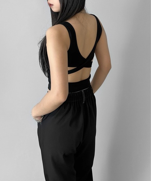 LVEU.（ラブユ.）の「【LVEU.】バッククロスタンクトップ / トップス タンクトップ カップ付き バッククロス クロス クロップド ショート インナー レイヤード ブラック ホワイト グレー（タンクトップ・レディース・ブラック/ホワイト/グレー・FREE）」の4枚目の写真