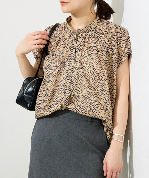 JOURNAL STANDARD（ジャーナルスタンダード）の「《WEB限定追加》80ローンタックボリュームシャツ（シャツ/ブラウス・レディース・ベージュ/ブラック系その他/ブラック・FREE）」の18枚目の写真