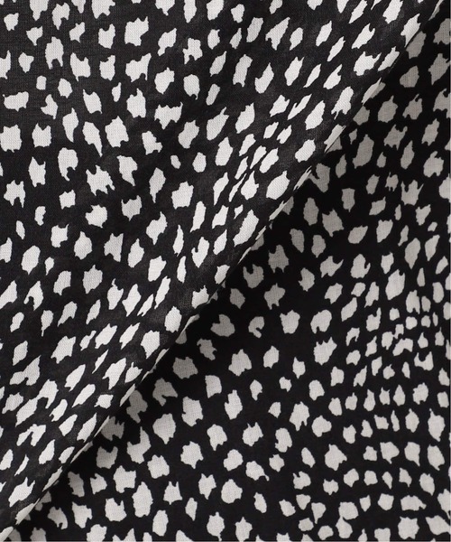 JOURNAL STANDARD（ジャーナルスタンダード）の「《WEB限定追加》80ローンタックボリュームシャツ（シャツ/ブラウス・レディース・ベージュ/ブラック系その他/ブラック・FREE）」の6枚目の写真