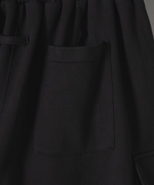 DOOPZ（ドープス）の「BAGGY SWEAT CARGO PANTS - バギースウェットカーゴパンツ（カーゴパンツ・メンズ・ダークブラウン/ブラック・SMALL/MEDIUM/LARGE）」の6枚目の写真