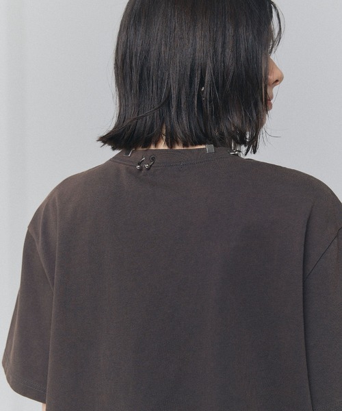 ELLEgirl（エルガール）の「ボディピアスTシャツ【ELLEgirl/エルガール】（Tシャツ/カットソー・レディース・チャコールグレー/アイボリー・FREE）」の4枚目の写真