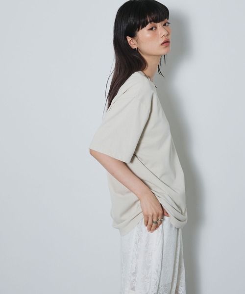 ELLEgirl（エルガール）の「ボディピアスTシャツ【ELLEgirl/エルガール】（Tシャツ/カットソー・レディース・チャコールグレー/アイボリー・FREE）」の22枚目の写真