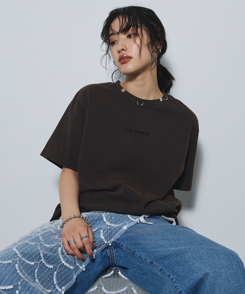 ELLEgirl（エルガール）の「ボディピアスTシャツ【ELLEgirl/エルガール】（Tシャツ/カットソー・レディース・チャコールグレー/アイボリー・FREE）」の11枚目の写真