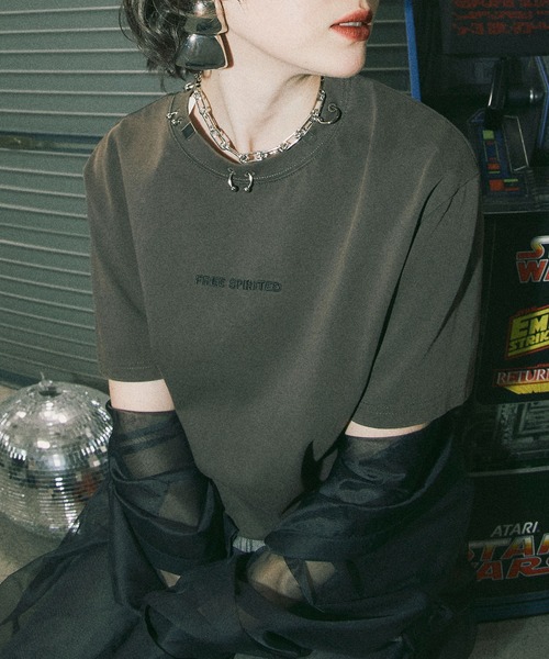 ELLEgirl（エルガール）の「ボディピアスTシャツ【ELLEgirl/エルガール】（Tシャツ/カットソー・レディース・チャコールグレー/アイボリー・FREE）」の17枚目の写真