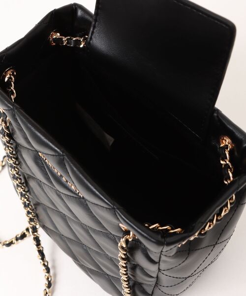 CHARLES&KEITH★アルヴァ キルティング ショルダーバッグ/送料込 CHARLES ＆ KEITH ショルダーバッグ バッグ Alva アルヴァ