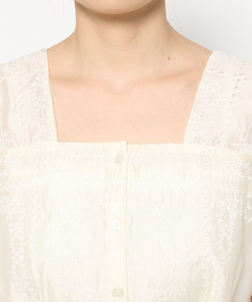 mysty woman（ミスティウーマン）の「パッチワークノースリブラウス  497246（シャツ/ブラウス・レディース・ブラック/オフホワイト・FREE）」の4枚目の写真