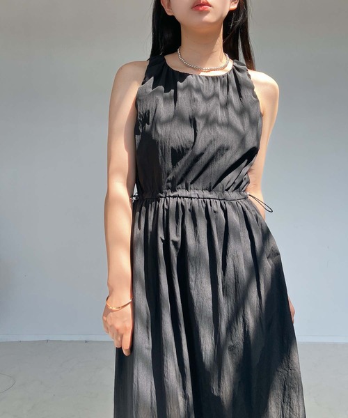 AS KNOW AS plus（アズノゥアズプラス）の「●ドロスト付き ノースリーブワンピ―ス（ワンピース・レディース・ベージュ系/ブラック/アイボリー系・FREE）」の2枚目の写真