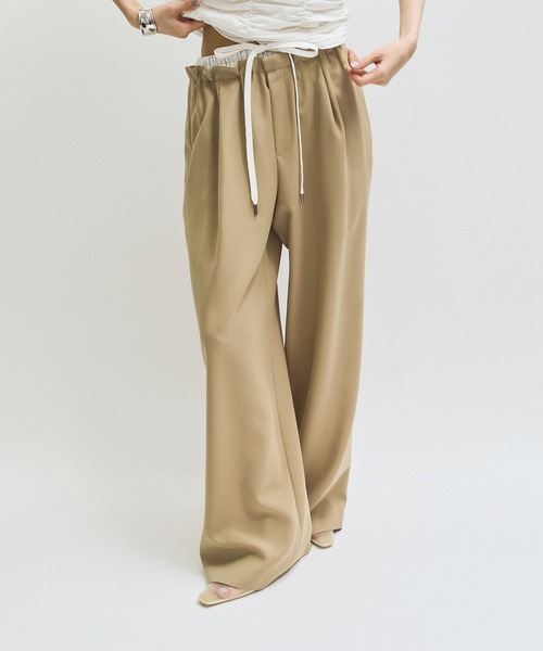 ADAM ET ROPE'（アダムエロペ）の「【吸水速乾】コンビウエストイージースラックス（スラックス・レディース・ブラック/ベージュ系その他・38/36）」の2枚目の写真