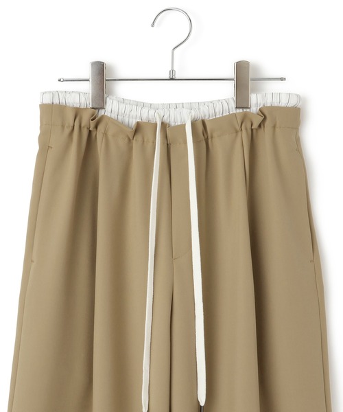 ADAM ET ROPE'（アダムエロペ）の「【吸水速乾】コンビウエストイージースラックス（スラックス・レディース・ブラック/ベージュ系その他・38/36）」の4枚目の写真