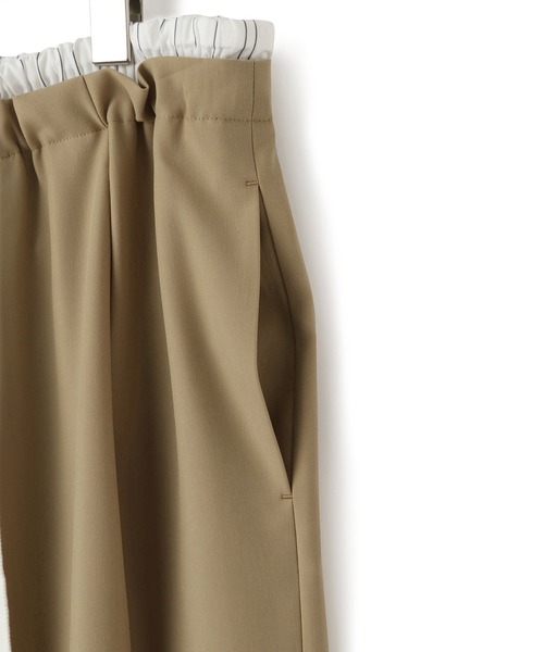 ADAM ET ROPE'（アダムエロペ）の「【吸水速乾】コンビウエストイージースラックス（スラックス・レディース・ブラック/ベージュ系その他・38/36）」の3枚目の写真