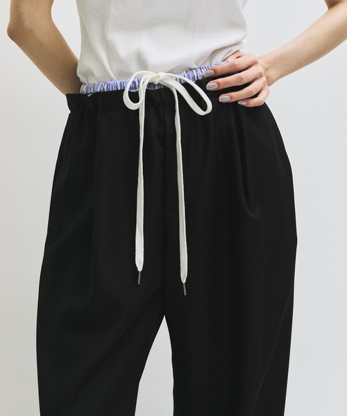 ADAM ET ROPE'（アダムエロペ）の「【吸水速乾】コンビウエストイージースラックス（スラックス・レディース・ブラック/ベージュ系その他・38/36）」の13枚目の写真