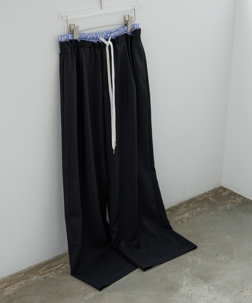 ADAM ET ROPE'（アダムエロペ）の「【吸水速乾】コンビウエストイージースラックス（スラックス・レディース・ブラック/ベージュ系その他・38/36）」の22枚目の写真