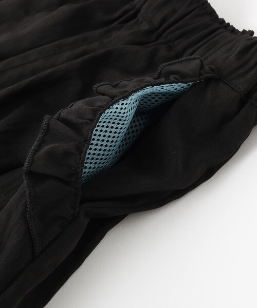 SHOO・LA・RUE（シューラルー）の「【100-150cm/ひんやり/水陸両用】ポケットフリルキュロット（その他パンツ・キッズ・ブラック/サックスブルー/パープル・10/11/12/13/14/15 ）」の12枚目の写真