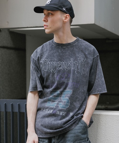 SUGGESTION（サジェッション）の「SUGGESTION/サジェッション 加工グラフィックロゴTシャツ（Tシャツ/カットソー・メンズ・ブラック系1/ブラック系3/ブラック系2・L/M）」の2枚目の写真