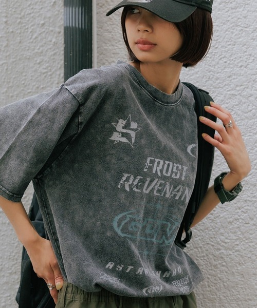 SUGGESTION（サジェッション）の「SUGGESTION/サジェッション 加工グラフィックロゴTシャツ（Tシャツ/カットソー・メンズ・ブラック系1/ブラック系3/ブラック系2・L/M）」の3枚目の写真