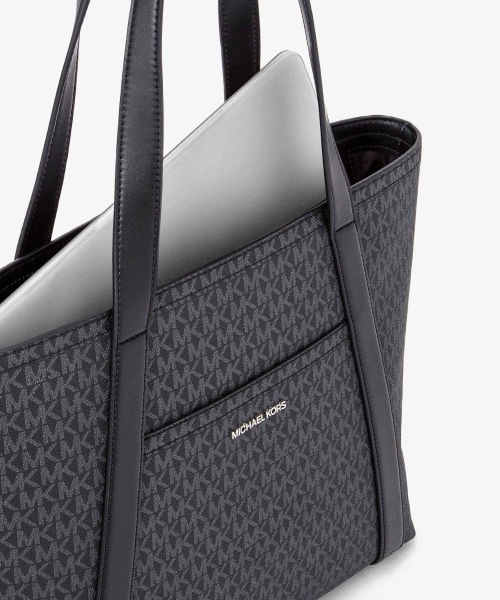 MICHAEL KORS(マイケルコース)の「COOPER ポケット トート - MKシグネチャー(トートバッグ・メンズ・ブラック・FREE)」の6枚目の写真