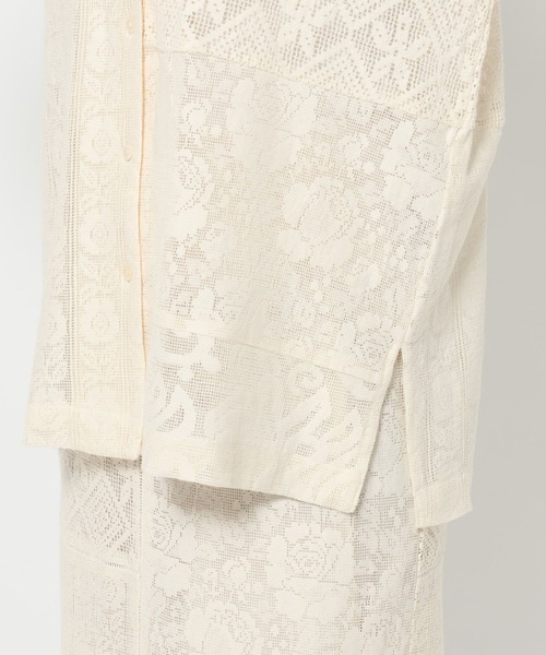LOWRYS FARM(ローリーズファーム)の「パッチワークレースシャツ 327860(シャツ/ブラウス・レディース・ブラック/アイボリー・FREE)」の5枚目の写真