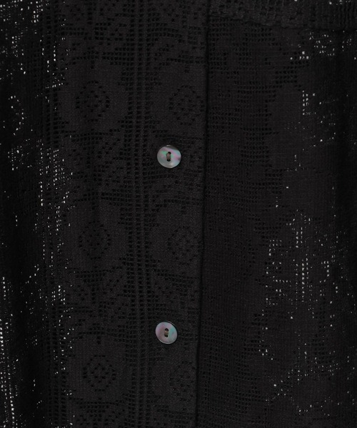 LOWRYS FARM(ローリーズファーム)の「パッチワークレースシャツ 327860(シャツ/ブラウス・レディース・ブラック/アイボリー・FREE)」の3枚目の写真