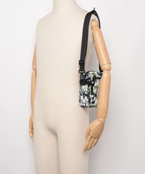 A BATHING APE(アベイシングエイプ)の「ABC RESORT CAMO MINI SHOULDER BAG(ショルダーバッグ・メンズ・グリーン・FREE)」の10枚目の写真