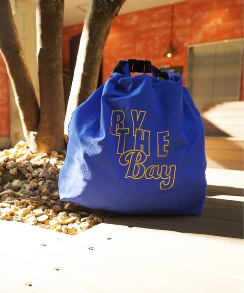 BY THE BAY(バイザベイ)の「【BY THE BAY/バイザベイ】オリジナルナイロンロールトップバッグ(ハンドバッグ・レディース・オレンジ/ピンク/ブルー/グレー/カーキ/ブラック・FREE)」の22枚目の写真
