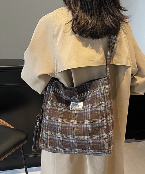 Mejoul(メジュール)の「グレンチェック柄 大容量キャンバスショルダーバッグ / 【ミニポーチ付き】(トートバッグ・レディース・ブルー/ブラウン/ベージュ・F)」の20枚目の写真