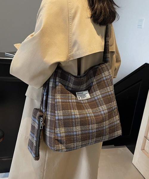 Mejoul(メジュール)の「グレンチェック柄 大容量キャンバスショルダーバッグ / 【ミニポーチ付き】(トートバッグ・レディース・ブルー/ブラウン/ベージュ・F)」の19枚目の写真