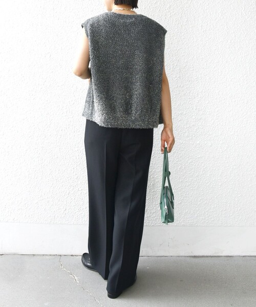 SHIPS(シップス)の「〈手洗い可能〉ラメ ニット ベスト(ベスト・レディース・ベージュ/ダークグレー・ONE SIZE)」の5枚目の写真