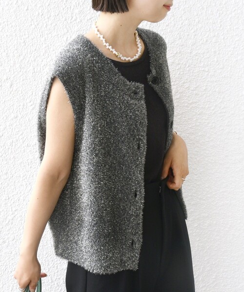 SHIPS(シップス)の「〈手洗い可能〉ラメ ニット ベスト(ベスト・レディース・ベージュ/ダークグレー・ONE SIZE)」の9枚目の写真