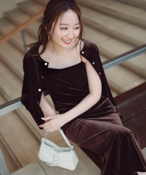 NATURAL BEAUTY BASIC(ナチュラルビューティーベーシック)の「◇ベロアカーデ&キャミワンピース(ワンピース・レディース・ダークブラウン/ベージュ・P/S/MEDIUM)」の2枚目の写真