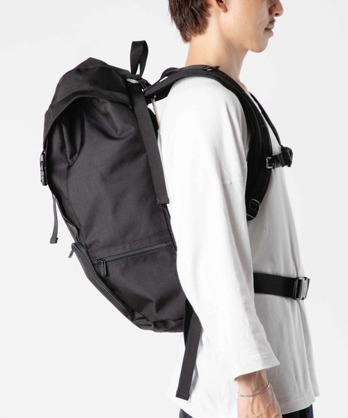 Manhattan Portage(マンハッタンポーテージ)の「Manhattan Portage Hiker Backpack マンハッタンポーテージ ハイカーバックパック バックパック(バックパック/リュック・レディース・ブラック・FREE)」の4枚目の写真
