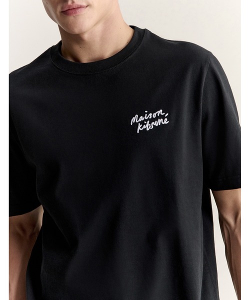 Maison Kitsune(メゾンキツネ)の「MAISON KITSUNE HANDWRITING COMFORT TEE-SHIRT(Tシャツ/カットソー・メンズ・ホワイト×ブラック/モスグリーン/ブラック×ホワイト/アッシュブラウン/ナチュラル/ネイビー・XL/L/M/S/XS)」の18枚目の写真