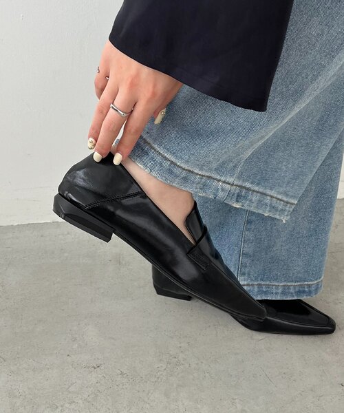 CAPRICIEUX LE'MAGE（カプリシューレマージュ）の「【再入荷】ポインテッドローファー（ローファー・レディース・ブラック系その他2/ブラック系その他・38/37/36）」の5枚目の写真