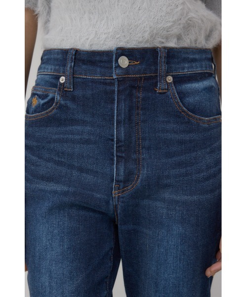 AZUL by moussy(アズールバイマウジー)の「【身長/骨格別着用画像あり】超絶美脚!POLO BCS×AZUL フレアデニム ストレッチ 履き心地抜群 コラボ デニム ポロ 細見え 着やせ 体系カバー(デニムパンツ・レディース・ブルー・MEDIUM/SMALL)」の8枚目の写真