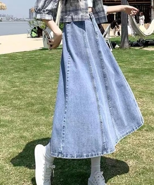 cammie（キャミー）の「デニムフレアスカート（デニムスカート・レディース・ブルー/ライトブルー・MEDIUM/LARGE）」の2枚目の写真