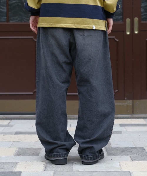 BROKEN BASE(ブロークンベース)の「Two-Tuck Wide Denim(デニムパンツ・メンズ・ブラック/ライトブルー・LARGE/MEDIUM)」の11枚目の写真