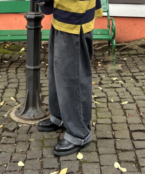 BROKEN BASE(ブロークンベース)の「Two-Tuck Wide Denim(デニムパンツ・メンズ・ブラック/ライトブルー・LARGE/MEDIUM)」の14枚目の写真