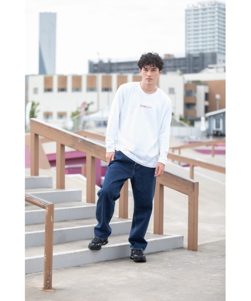 UNDER ARMOUR(アンダーアーマー)の「UAヘビーウエイト ロゴ グラフィック ロングスリーブ Tシャツ(ライフスタイル/メンズ)(Tシャツ/カットソー・メンズ・ホワイト・L/M/S/XL/2XL/3XL)」の7枚目の写真