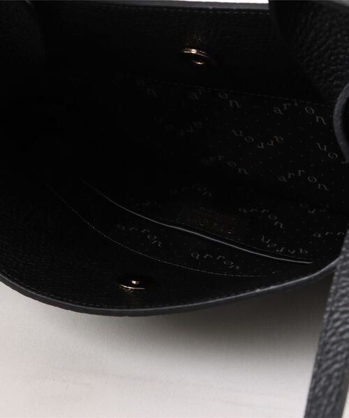 arron（アローン）の「【arron】シュリンクレザートートバッグ(Q56399)（トートバッグ・レディース・ブラック/ブラウン・ALL）」の5枚目の写真