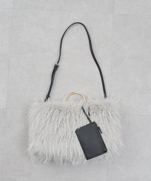 GALLARDAGALANTE(ガリャルダガランテ)の「【2.718】シャギーリングハンドルバッグ(ショルダーバッグ・レディース・ライトグレー/ベージュ・FREE)」の10枚目の写真