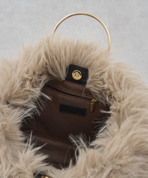 GALLARDAGALANTE(ガリャルダガランテ)の「【2.718】シャギーリングハンドルバッグ(ショルダーバッグ・レディース・ライトグレー/ベージュ・FREE)」の13枚目の写真