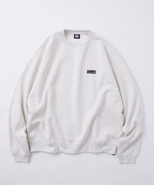 FREAK'S STORE（フリークスストア）の「限定展開 ビッグシルエット ワンポイントロゴ ラグランスリーブ スピンドル スウェット（スウェット・メンズ・ブラック/ネイビー/チャコールグレー/アッシュグレー/グレイッシュベージュ・SMALL/MEDIUM/LARGE）」の6枚目の写真