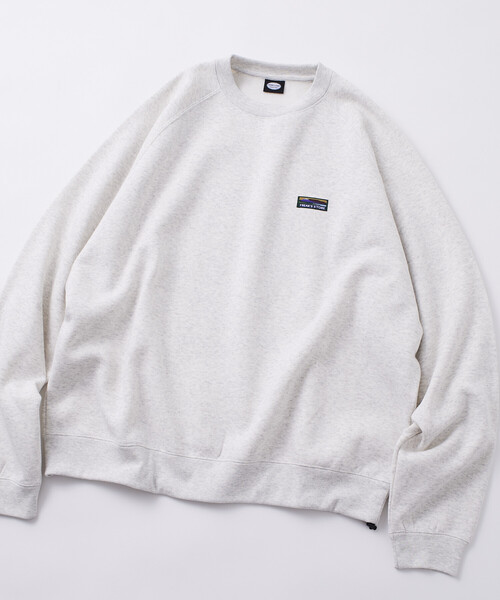 FREAK'S STORE（フリークスストア）の「限定展開 ビッグシルエット ワンポイントロゴ ラグランスリーブ スピンドル スウェット（スウェット・メンズ・ブラック/ネイビー/チャコールグレー/アッシュグレー/グレイッシュベージュ・SMALL/MEDIUM/LARGE）」の7枚目の写真