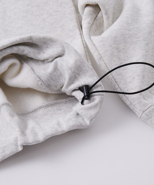 FREAK'S STORE（フリークスストア）の「限定展開 ビッグシルエット ワンポイントロゴ ラグランスリーブ スピンドル スウェット（スウェット・メンズ・ブラック/ネイビー/チャコールグレー/アッシュグレー/グレイッシュベージュ・SMALL/MEDIUM/LARGE）」の14枚目の写真