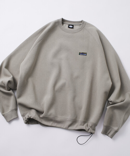 FREAK'S STORE（フリークスストア）の「限定展開 ビッグシルエット ワンポイントロゴ ラグランスリーブ スピンドル スウェット（スウェット・メンズ・ブラック/ネイビー/チャコールグレー/アッシュグレー/グレイッシュベージュ・SMALL/MEDIUM/LARGE）」の18枚目の写真