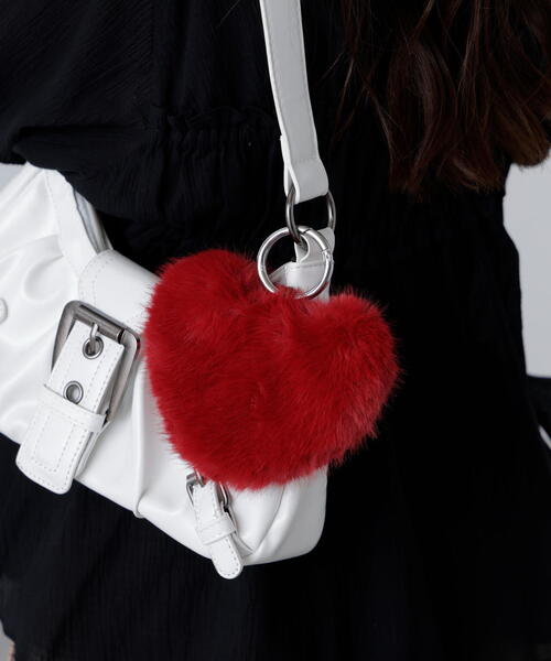 FREE'S MART（フリーズマート）の「◆ハートフェイクチャーム（キーホルダー・レディース・ブラック/ホワイト/レッド・ﾌﾘ-）」の4枚目の写真