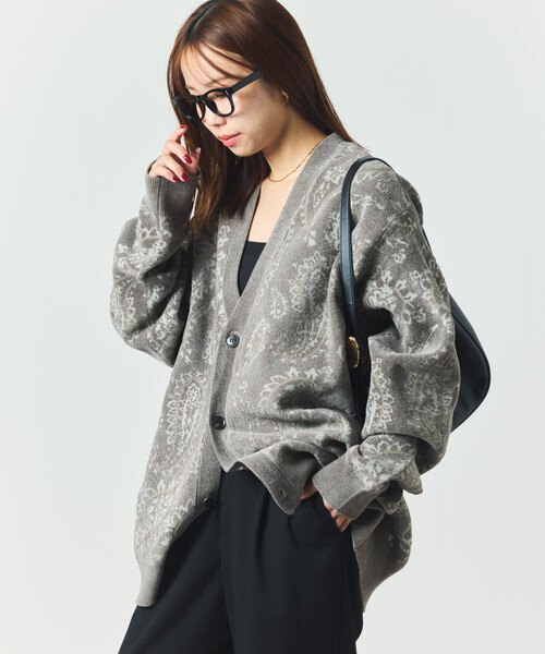 FREAK'S STORE（フリークスストア）の「ペイズリー総柄 モール糸 ニットカーディガン/リラックスフィット（カーディガン/ボレロ・メンズ・オリーブ/ベージュ/ワインレッド・LARGE/MEDIUM）」の9枚目の写真