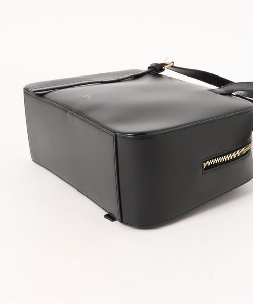 A.P.C.(アーペーセー)の「SAC VIRGINIE BOX(ハンドバッグ・レディース・ブラック・ONESIZE)」の2枚目の写真