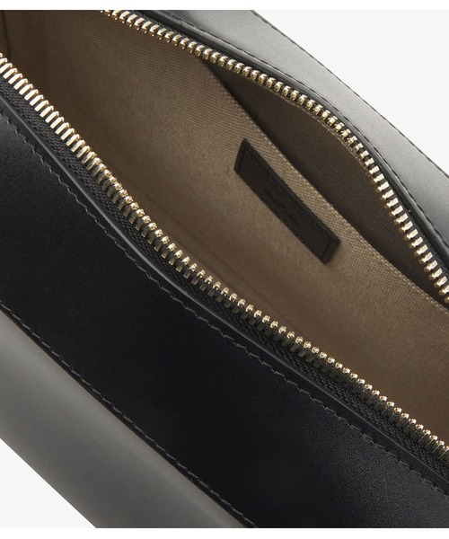 A.P.C.(アーペーセー)の「SAC VIRGINIE BOX(ハンドバッグ・レディース・ブラック・ONESIZE)」の5枚目の写真